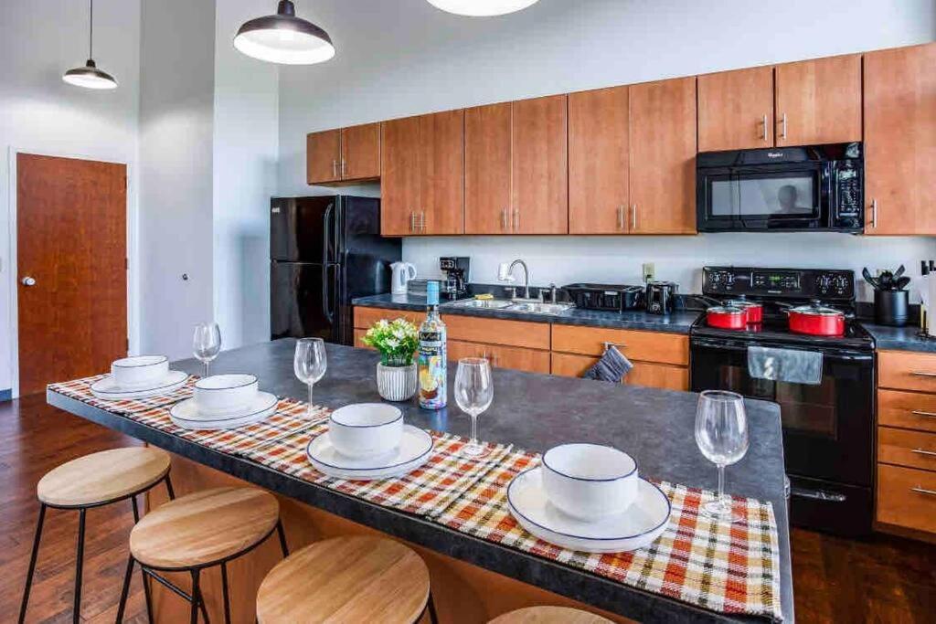 Ny Style Centric Loft With King Bed By Park Av. Apartment Rochester Exterior photo