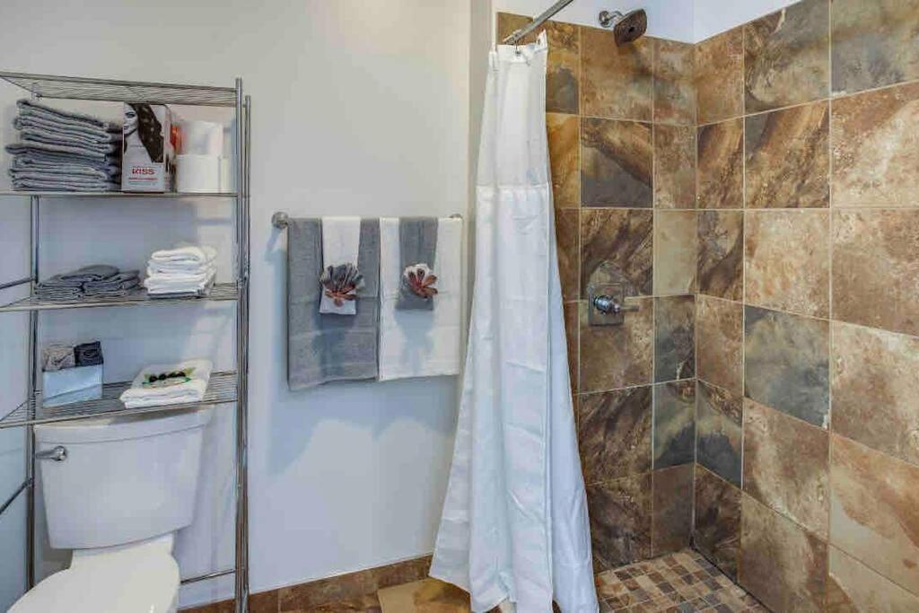 Ny Style Centric Loft With King Bed By Park Av. Apartment Rochester Exterior photo
