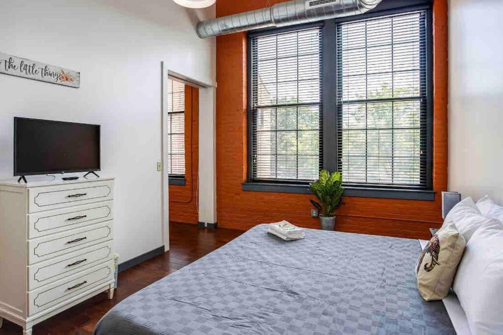 Ny Style Centric Loft With King Bed By Park Av. Apartment Rochester Exterior photo