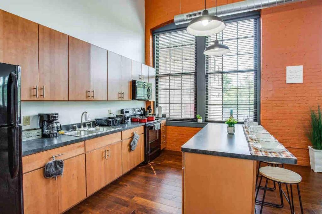 Ny Style Centric Loft With King Bed By Park Av. Apartment Rochester Exterior photo