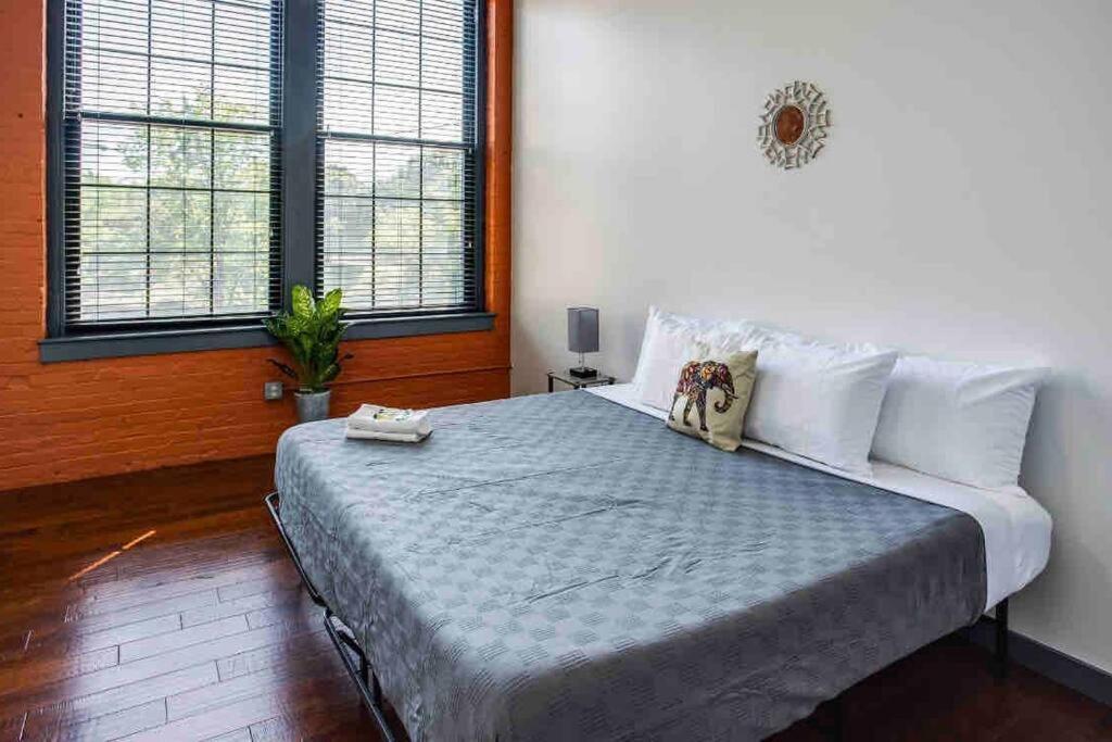 Ny Style Centric Loft With King Bed By Park Av. Apartment Rochester Exterior photo